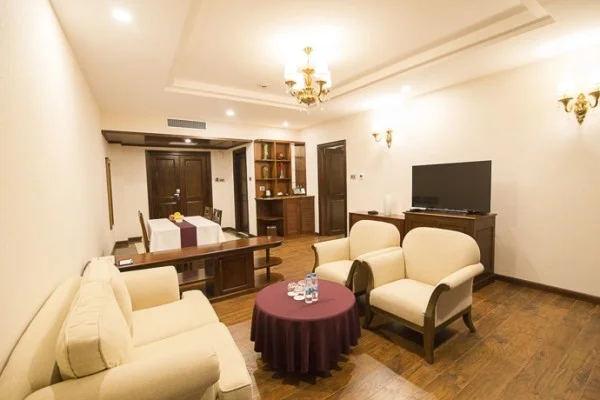 Ảnh chi tiết phòng saigon-hotel-halong-excutive-suite-vivatrip.webp