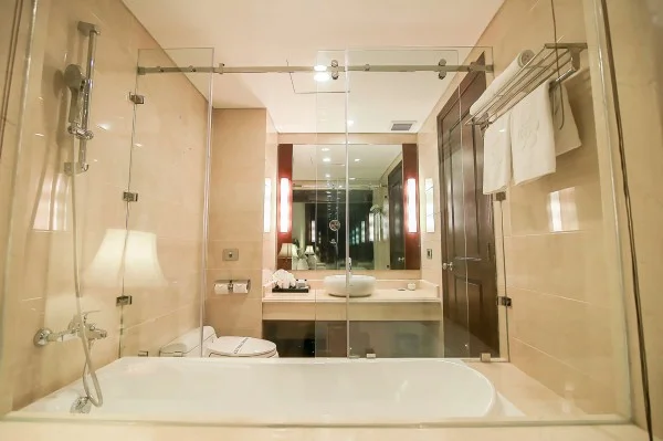 Ảnh chi tiết phòng saigon-hotel-halong-superior-twin-vivatrip-03.webp