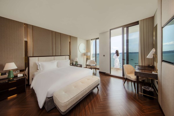 Ảnh chi tiết phòng sea-stars-hotel-ha-long-deluxe-bay-view-vivatrip-03.jpg