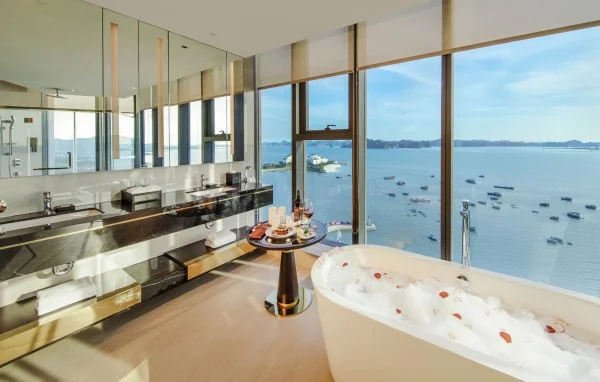 Ảnh chi tiết phòng sea-stars-hotel-ha-long-premier-deluxe-bay-view-vivatrip-04.webp