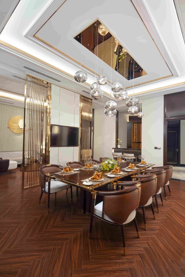 Ảnh chi tiết phòng sea-stars-hotel-ha-long-presidential-suite-vivatrip-03.jpg
