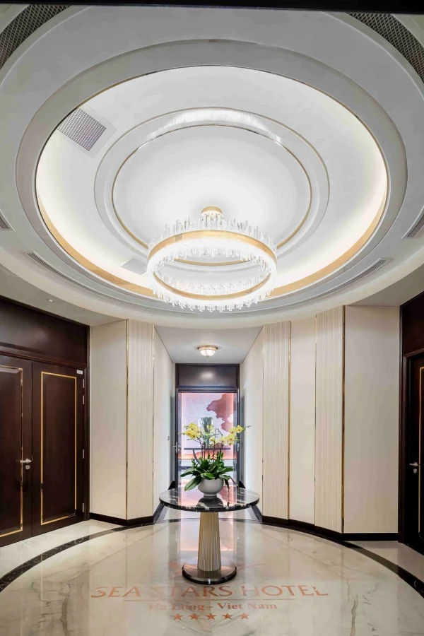 Ảnh chi tiết phòng sea-stars-hotel-ha-long-presidential-suite-vivatrip-05.webp