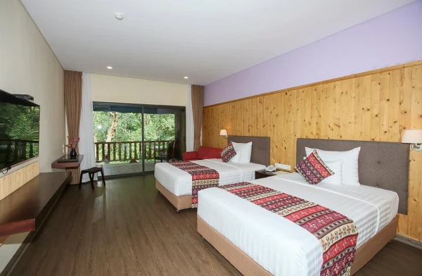 Ảnh chi tiết phòng serena-resort-kim-boi-deluxe-twin-room-vivatrip-03.webp
