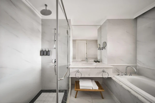 Ảnh chi tiết phòng sheraton-phu-quoc-long-beach-resort-deluxe-guest-room-vivatrip-03.webp