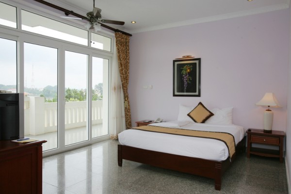 Ảnh chi tiết phòng song-hong-resort-phong-1-giuong-doi-2-giuong-don-vivatrip.jpg