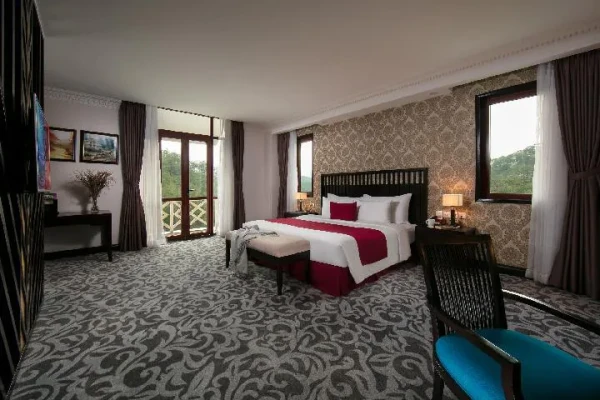 Ảnh chi tiết phòng swiss-belresort-tuyen-lam-da-lat-suite-hoang-gia-vivatrip-03.webp