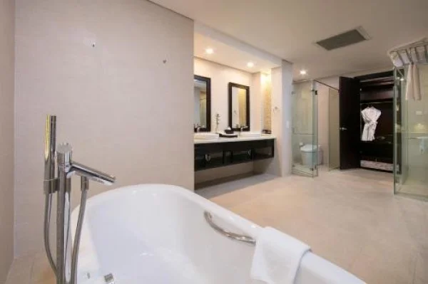 Ảnh chi tiết phòng swiss-belresort-tuyen-lam-da-lat-suite-hoang-gia-vivatrip.webp