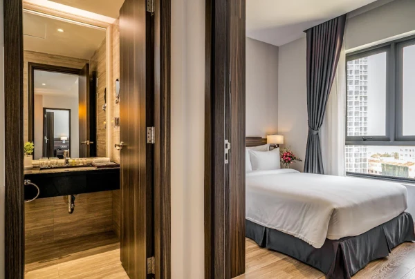 Ảnh chi tiết phòng the-cap-hotel-phong-premier-2-phong-ngu-vivatrip-11.webp