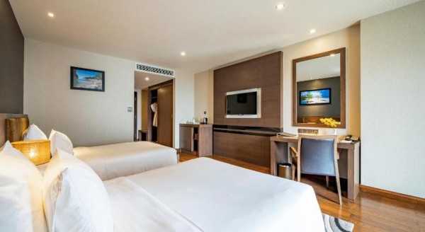 Ảnh chi tiết phòng the-malibu-hotel-premier-queen-vivatrip-04.jpg