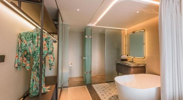 Ảnh chi tiết phòng the-may-legend-catba-deluxe-suite-ocean-view-vivatrip.jpg