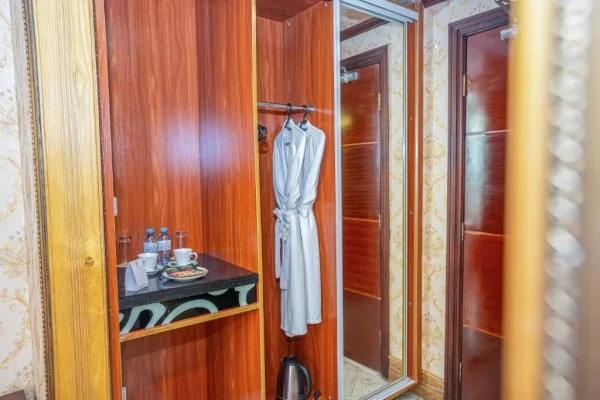 Ảnh chi tiết phòng the-vissai-hotel-phong-superior-vivatrip-02.webp