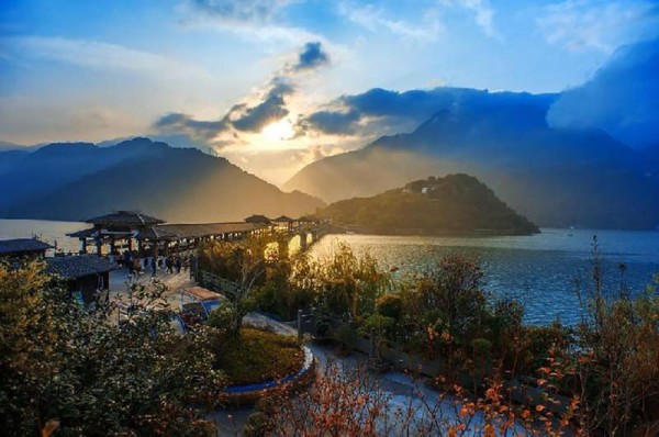 Ảnh Tour Trung Quốc: Trùng Khánh - Cửu Trại Câu - Công viên Gấu Trúc - Công viên Hoàng Giác Loan - Tặng trải nghiệm tại nhà hàng lẩu lớn nhất Thế Giới - Tỳ Bà Viên - 14