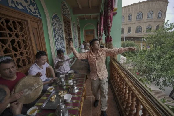 Ảnh Trung Quốc: Khám phá con đường tơ lụa cổ xưa Tân Cương - Kashgar - Grand Bazaar - Tashkurgan - Cao nguyên Pamir - Công viên Sông băng Oytak - Thành phố cổ Shache | Chương trình mới - 9