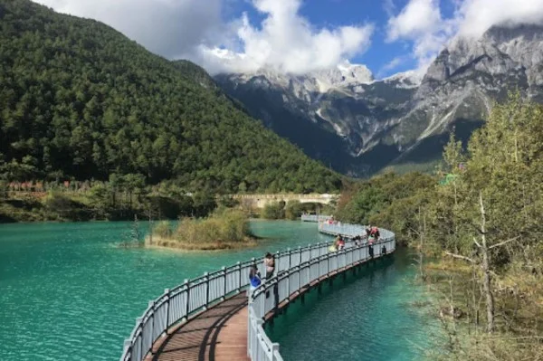 Ảnh Tour Trung Quốc: Lệ Giang - Shangrila - Núi tuyết Ngọc Long - Lam Nguyệt Đàm - Hẻm núi Hổ Khiêu Hiệp - Tặng vé chương trình Ấn Tượng Lệ Giang 5 ngày 4 đêm - 8