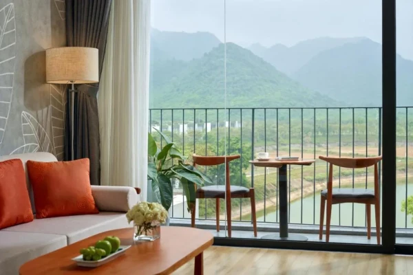 Ảnh chi tiết phòng vedana-resort-ninh-binh-suite-gia-dinh-vivatrip-02.webp