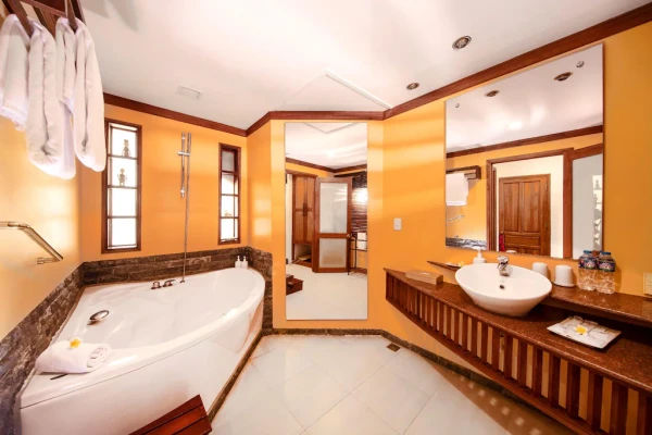 Ảnh chi tiết phòng victoria-hoi-an-beach-resort-spa-superior-huong-song-vivatrip-02.webp