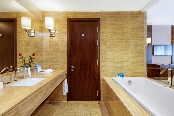 Ảnh chi tiết phòng wyndham-legend-deluxe-twin-vivatrip-02.jpg