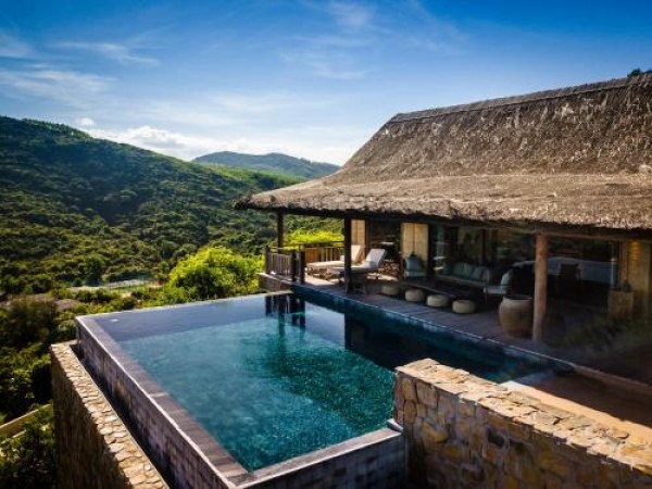 Ảnh chi tiết phòng Biệt Thự Grand 3 Phòng Ngủ Có Hồ Bơi Nhìn Ra Vịnh (Three-Bedroom Grand Bay Pool Villa) 15