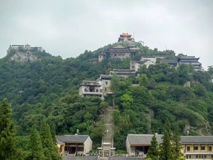 Ảnh Tour Trung Quốc: Tây An - Binh Mã Dũng - Tử vi Thành Võ Tắc Thiên - Hang đá Long Môn - Khai Phong Phủ - Thiếu Lâm Tự - Vũ Hán - Hoàng Hạc Lâu - trải nghiệm mặc Hán Phục thời nhà Đường 7 ngày 6 đêm