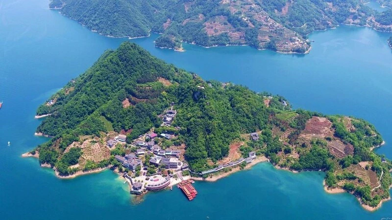 Ảnh Tour Trung Quốc:  Ân Thi - Trương Gia Giới - Phượng Hoàng Cổ Trấn - Thất Tinh Sơn 6 ngày 5 đêm