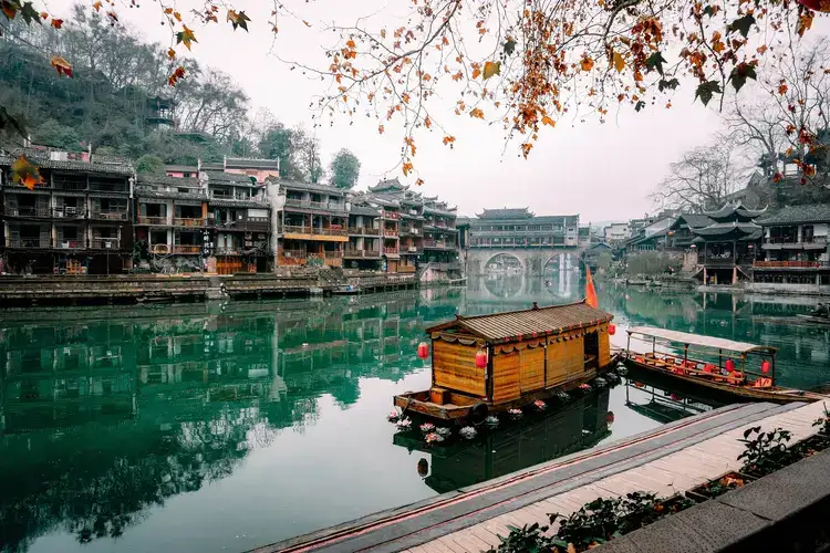 Ảnh Tour Trung Quốc:  Ân Thi - Trương Gia Giới - Phượng Hoàng Cổ Trấn - Thất Tinh Sơn 6 ngày 5 đêm