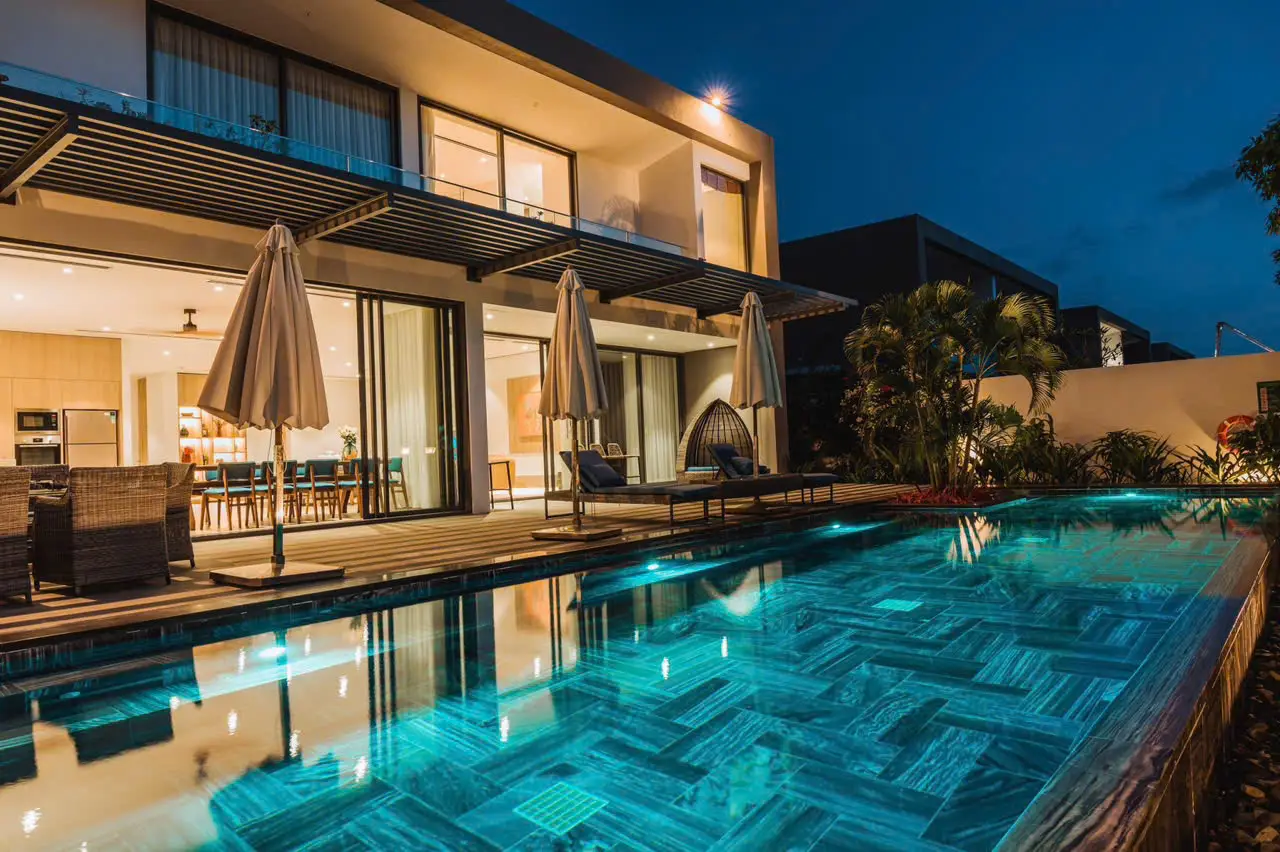 Khu BBQ villa Hồ Tràm buổi tối cho nhóm bạn