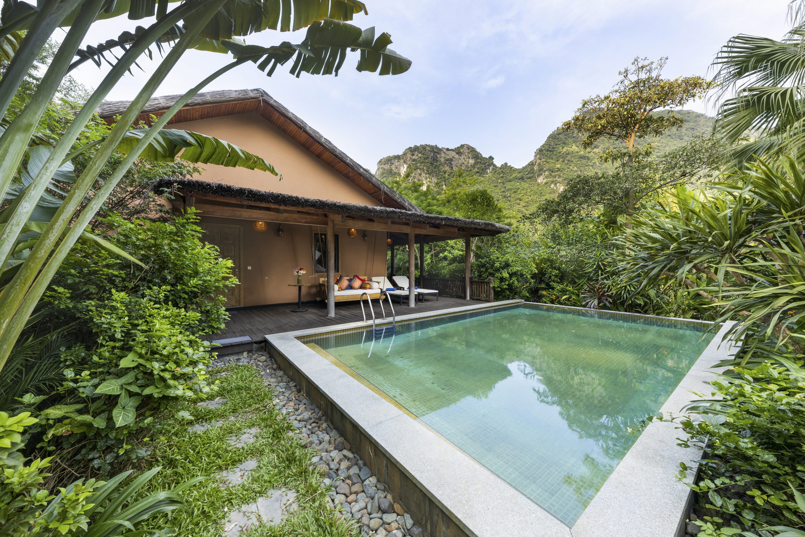 Villa Hòa Bình view đồi núi gần Hà Nội