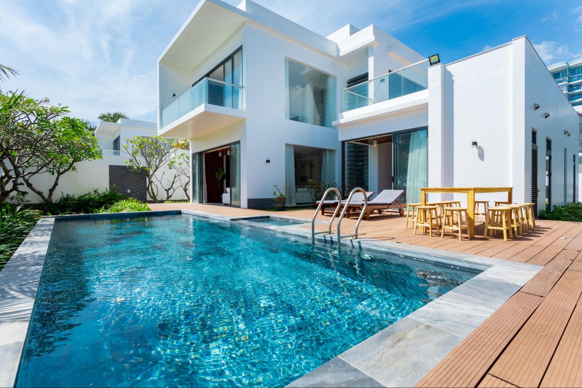 Phòng ngủ view biển tại villa Vũng Tàu cao cấp